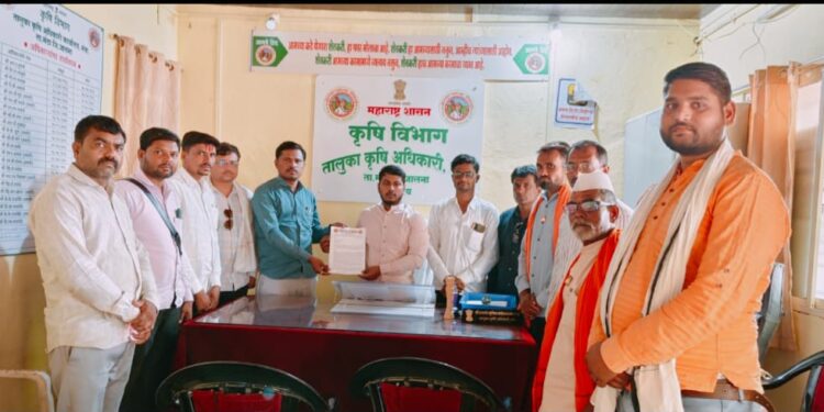 मंठा तालुक्यात खत विक्रेत्यांकडून शेतकऱ्यांची लूट?