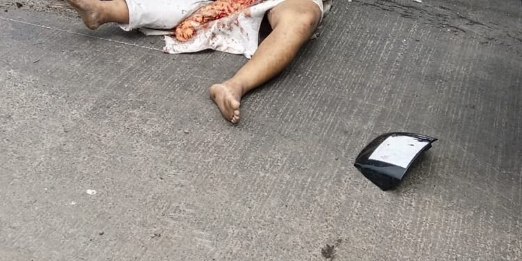 रोपळे चौकात भीषण अपघात; भरधाव टिपरखाली युवक ठार, नागरिक संतप्त