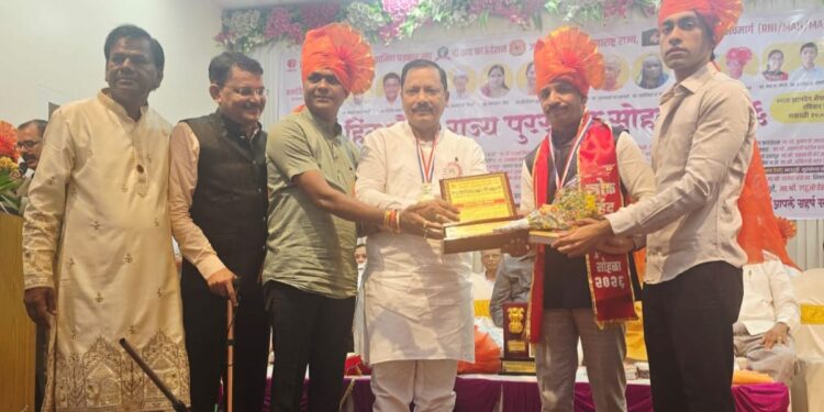 किन्हवली परिसरातील कानडी गावच्या सुपुत्राला ‘लोक हिंद’ राज्यस्तरीय पुरस्कार