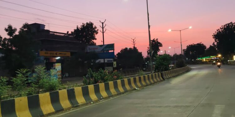 शहादा शहर हद्दीतील बायपास रस्त्यांवरील पथदिवे अखेर सुरू; उपनगराध्यक्षा माधवी पाटील यांच्या पाठपुराव्याला यश