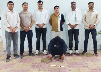मेफेड्रॉन (एम.डी. ड्रग्स) विक्री करणाऱ्या सराईत गुन्हेगारासह पत्नीवर स्थानिक गुन्हे शाखेची धडक कारवाई