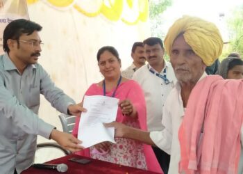 येहळेगाव सोळंके येथे ‘छत्रपती शिवाजी महाराज महसूल समाधान शिबिर’ संपन्न