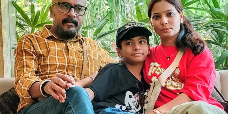 ‘दुष्काळातही झाडांना जीवदान देणारे’ गंगाखेडचे गोपी मुंडे; सीमा मुंडे यांच्यासह वृक्षसंवर्धनाचा घेतला वसा