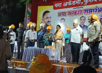 यश अकॅडमीतर्फे यशस्वी विद्यार्थी-विद्यार्थिनींचा भव्य सत्कार सोहळा संपन्न