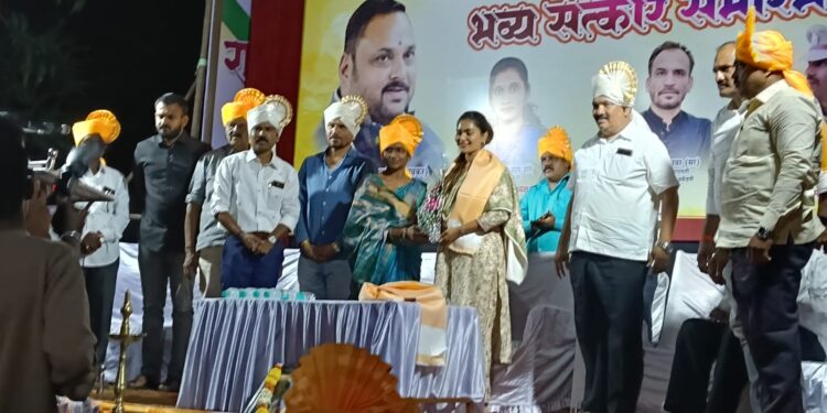 यश अकॅडमीतर्फे यशस्वी विद्यार्थी-विद्यार्थिनींचा भव्य सत्कार सोहळा संपन्न