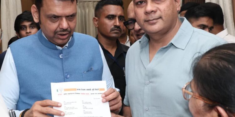 ग्रामीण पटसंख्येच्या सवलती शहरात लागू कराव्यात; विदर्भातील शाळा 26 जूनपासून सुरू करण्याची मागणी — मुख्यमंत्री फडणवीस यांचे आश्वासन