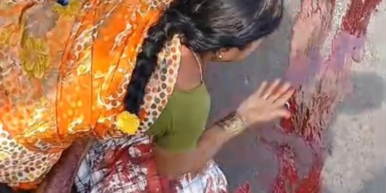 भरधाव टिप्परच्या धडकेत दोघांचा मृत्यू; महिला गंभीर जखमी