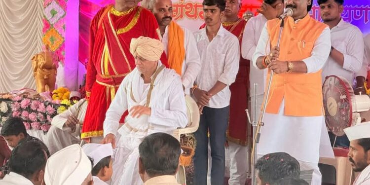 देभेगाव येथे अखंड हरिनाम सप्ताहाची सांगता; अंबादास दानवे यांची सदिच्छा भेट