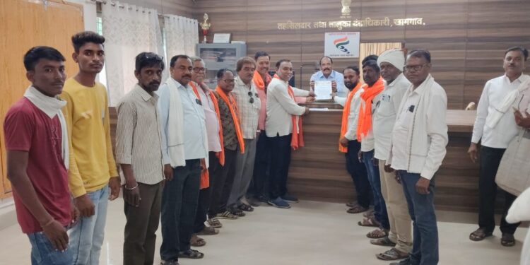 इंधन दरवाढ, गॅस टंचाई व नीट पेपरफुटी प्रकरणावर शिवसेना उद्धव बाळासाहेब ठाकरे गटाचे खामगावात आंदोलन
