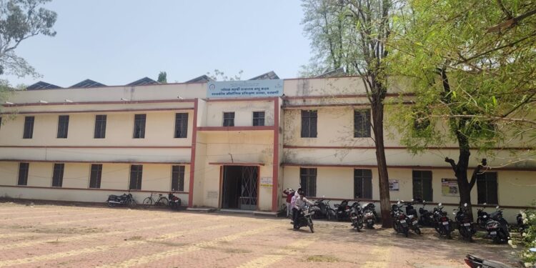 “परभणी आयटीआयमध्ये शिक्षणाचा बाजार : विद्यार्थ्यांच्या भविष्याची उघडपणे हत्या