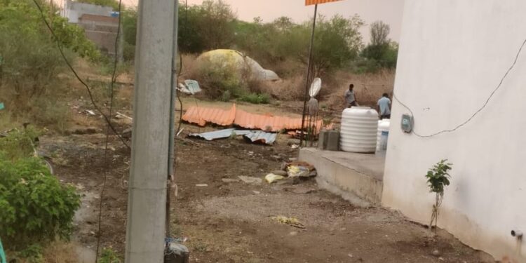 चारधाम यात्रा पूर्ण करून परतलेल्या बालाजी अधुरे यांचा आगळावेगळा सत्कार; जळकोटमध्ये विविध कार्यक्रम उत्साहात