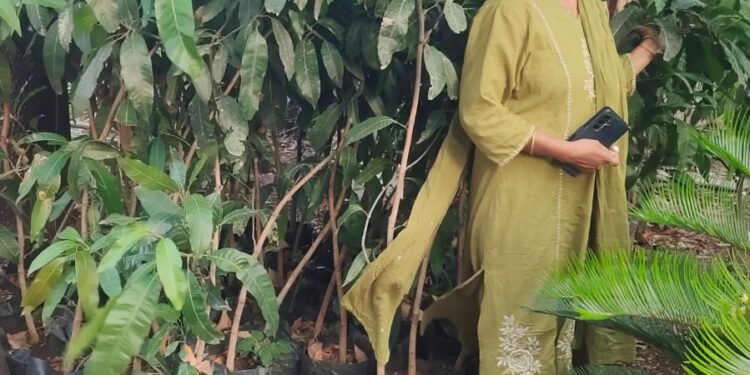 सैनिक टाकळीच्या कन्येचा प्रेरणादायी संकल्प; तळे सुशोभीकरणातून गाव विकासाचा नवा आदर्श