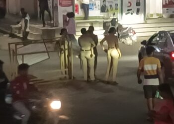 शहादा शहरात वाहतूक पोलिसांच्या डोळ्यांसमोर नियमांची पायमल्ली, खाकीचा वचक संपला?