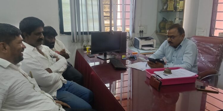 आंदोलन अंकुश संघटनेचे ठिय्या आंदोलन करून अतिरिक्त 2 तास भारनियमन कपात रद्द करण्यास यशस्वी…..