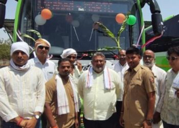 खामगाव येथे ई-बस सेवेचा शुभारंभ