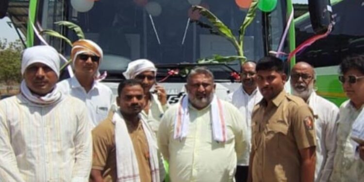 खामगाव येथे ई-बस सेवेचा शुभारंभ