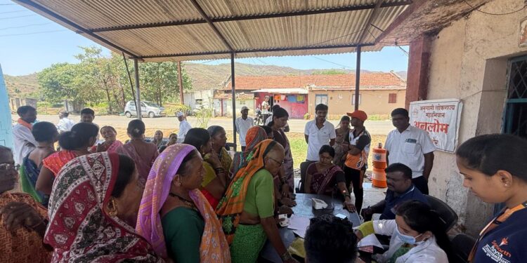 मोहरी खुर्द येथे महाआरोग्य शिबिरास उत्स्फूर्त प्रतिसाद