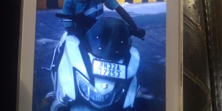अल्पवयीन वाहन चालकावर वाहतूक शाखेने ठोकावला पाच हजार रुपयांचा दंड
