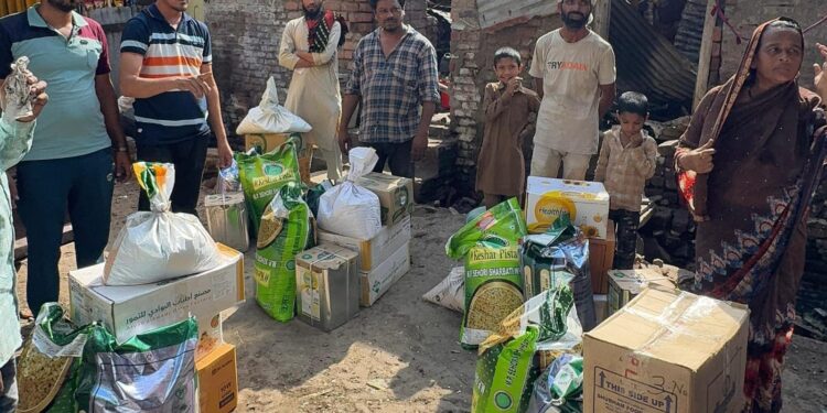 महापौर सय्यद इकबाल यांच्याकडून आपदग्रस्तांना पन्नास हजारांची मदत