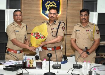 कोकण परिक्षेत्राचे विशेष पोलीस महानिरीक्षक चंद्र किशोर मीणा यांची रत्नागिरी जिल्ह्यास सदिच्छा भेट; कायदा व सुव्यवस्थेचा घेतला आढावा