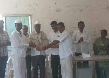 जिंती गावच्या शेतकऱ्यांचा अभिमान; प्रकाशराव रणवरे यांना सोयाबीन पीक स्पर्धेत तालुका स्तरावर तृतीय क्रमांक