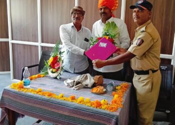उपकोषागर अधिकारी लक्ष्मण जाधव यांचा सेवानिवृत्ती सत्कार समारंभ उत्साहात