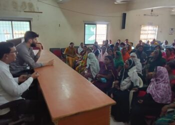 पाथरी तालुक्यातील रामपुरी येथे गोदावरी नदी सहीत बंधारा उषाला आणि कोरड मात्र घषाला