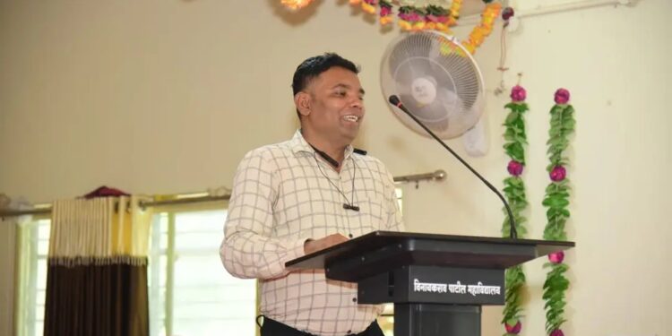 पीएच.डी. व्हायवा स्थगिती प्रकरण गाजले; संशोधकाने अध्यक्ष डॉ. फराह नाझ गौरी यांच्याविरोधात केली तक्रार.
