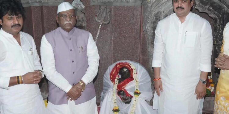 चोंडी येथे पुण्यश्लोक अहिल्यादेवी होळकर यांच्या ३०१ व्या जयंतीनिमित्त अभिवादन