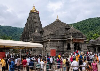 त्र्यंबकेश्वरात 2500 रुपयांत VIP दर्शन; भाविकांमध्ये संमिश्र प्रतिक्रिया