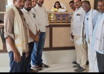 गुंजेगाव व राणी सावरगाव मंडळातील शेतकऱ्यांची पिक विम्यासाठी तहसीलदारांकडे धाव; सात दिवसांत निर्णय न झाल्यास आमरण उपोषणाचा इशारा