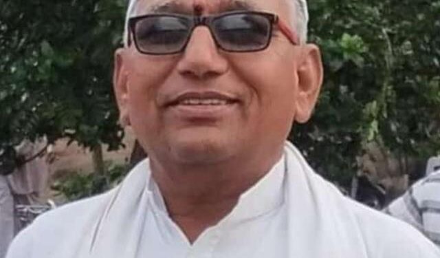 बळीराजा संकटात: शेतकरी व शेती जगवायची असेल तर धोरण बदला