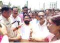 तूगाव येथील बौद्ध तरुणावर अमानुष बेदम हल्ला करणार्या गावगुंडान तात्काळ अटक करण्यासाठी आंबेडकरी जनतेचा रास्ता रोको.