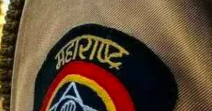 वर्दीतील माणुसकी! अपघातग्रस्त सफाई कर्मचाऱ्यास पोलिसांचा तात्काळ मदतीचा हात