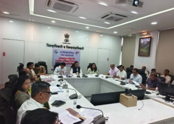 निर्भय, नि:पक्षपणे व मुक्त वातावरणात निवडणूक होईल याची दक्षता घ्या – निवडणूक निरीक्षक मिलिंद बोरकर