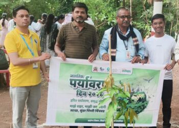 जागतिक पर्यावरण दिनानिमित्त निलेश भोसले यांच्या हस्ते वृक्षारोपण