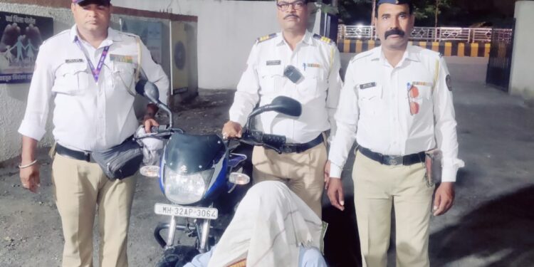 दारू पिऊन वाहन चालविणाऱ्यांवर वर्धा पोलिसांचा कडक बडगा; एका चालकात ६१८.५ mg% अल्कोहोल आढळले