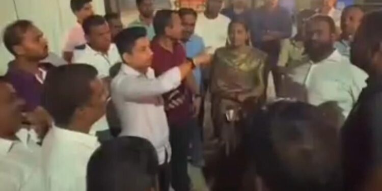 पिंगळे रोड परिसरातील नागरिकांच्या समस्यांसाठी नगरसेवक यश (दत्ताकाका) साने यांची संयुक्त पाहणी