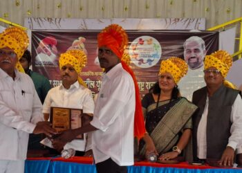 गोपाळ गडकरींना राष्ट्रीय आदर्श पत्रकारिता पुरस्कार