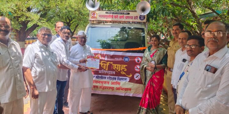 ‘व्यसनमुक्तीची वारी आली आपल्या दारी’ अभियानाचा अण्णा हजारे यांच्या हस्ते शुभारंभ