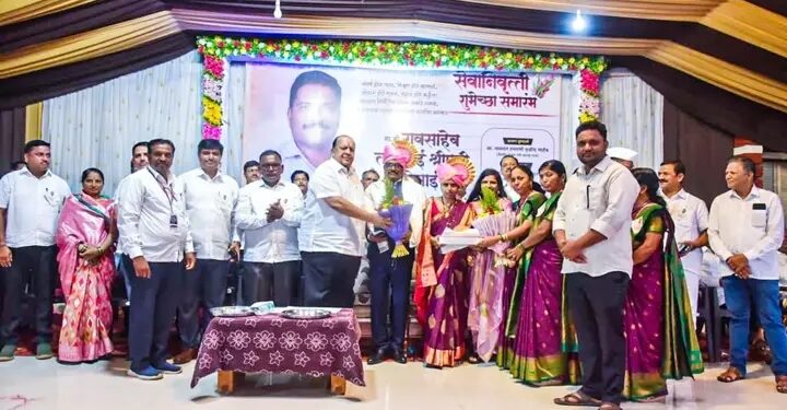 केंद्रप्रमुख रावसाहेब देसाई ३८ वर्षांच्या प्रदीर्घ सेवेनंतर सेवानिवृत्त; उत्तूर येथे गौरव समारंभ उत्साहात संपन्न