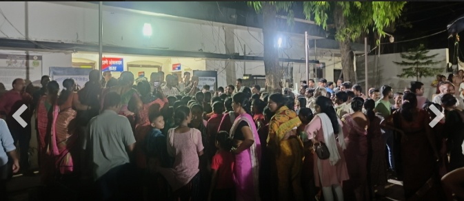 चामोर्शीत महिलांचा पोलीस स्टेशनवर मोर्चा; आरोपीला कठोर शिक्षा देण्याची एकमुखी मागणी