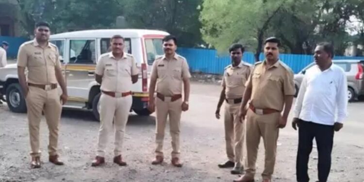 किनवट बसस्थानक परिसरात अवैध प्रवासी वाहतुकीविरोधात पुन्हा धडक कारवाई