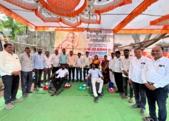 संत गजानन महाराज पालखी आगमनानिमित्त राष्ट्रवादी युवक काँग्रेसकडून भव्य रक्तदान शिबिर; रक्तदात्यांचा उत्स्फूर्त प्रतिसाद