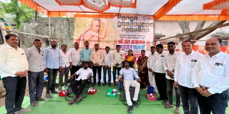 संत गजानन महाराज पालखी आगमनानिमित्त राष्ट्रवादी युवक काँग्रेसकडून भव्य रक्तदान शिबिर; रक्तदात्यांचा उत्स्फूर्त प्रतिसाद
