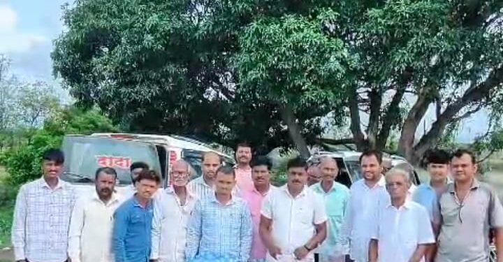 आषाढी वारीच्या पार्श्वभूमीवर ‘कै. रामराव दादा बोराडे विचारमंच’चा स्तुत्य उपक्रम; वारकऱ्यांसाठी अल्पोपहाराचे वाटप