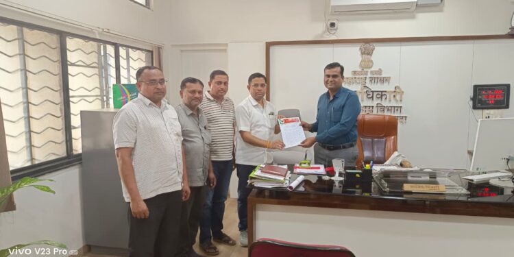 शिवस्मारकावर सहा महिन्यांपासून अंधार; प्रकाश व्यवस्थेसाठी नगर परिषदेकडे भावना कदम यांचे निवेदन