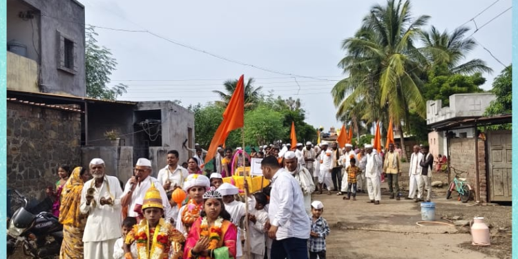 जि.प. प्राथमिक शाळा सुर्ली येथे दिंडी सोहळ्याने भक्तिमय वातावरण; पर्यावरण संवर्धनाचा दिला संदेश