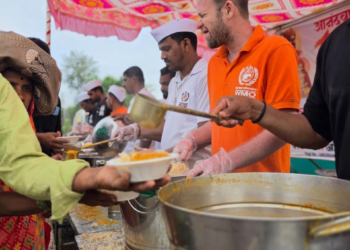सलग पाचव्या वर्षी आषाढी वारीत वर्ल्ड मराठा ऑर्गनायझेशनचा सेवाभावी उपक्रम; हजारो वारकऱ्यांना दिला आधार