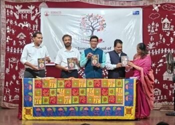 गारखिंडीच्या लेखकाची राष्ट्रीय पातळीवर झेप; ‘एक रोटी तीन चूल्हे’चा प्रकाशन सोहळा संपन्न.